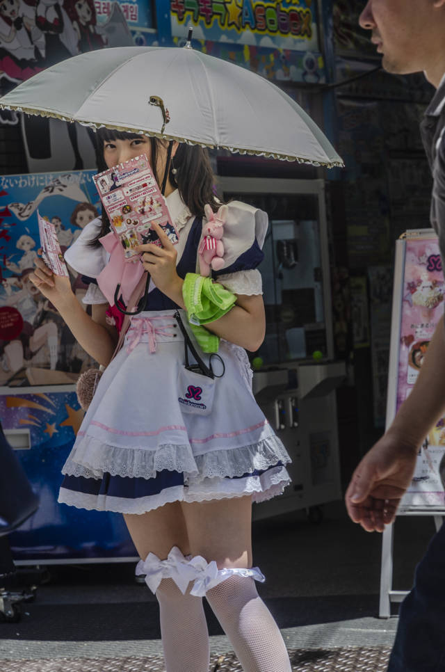 67 - Tokyo - barrio de Akihabara - Maid Cafe - camarera